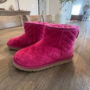 NWOT UGG Pink Quilted Boots